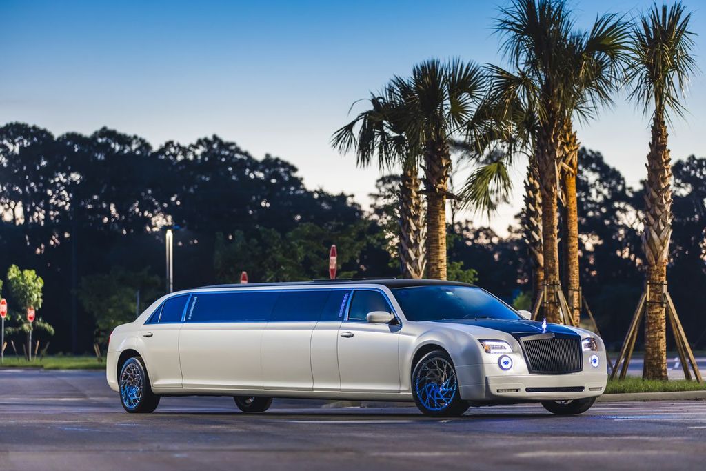 Seaport limo in Naples